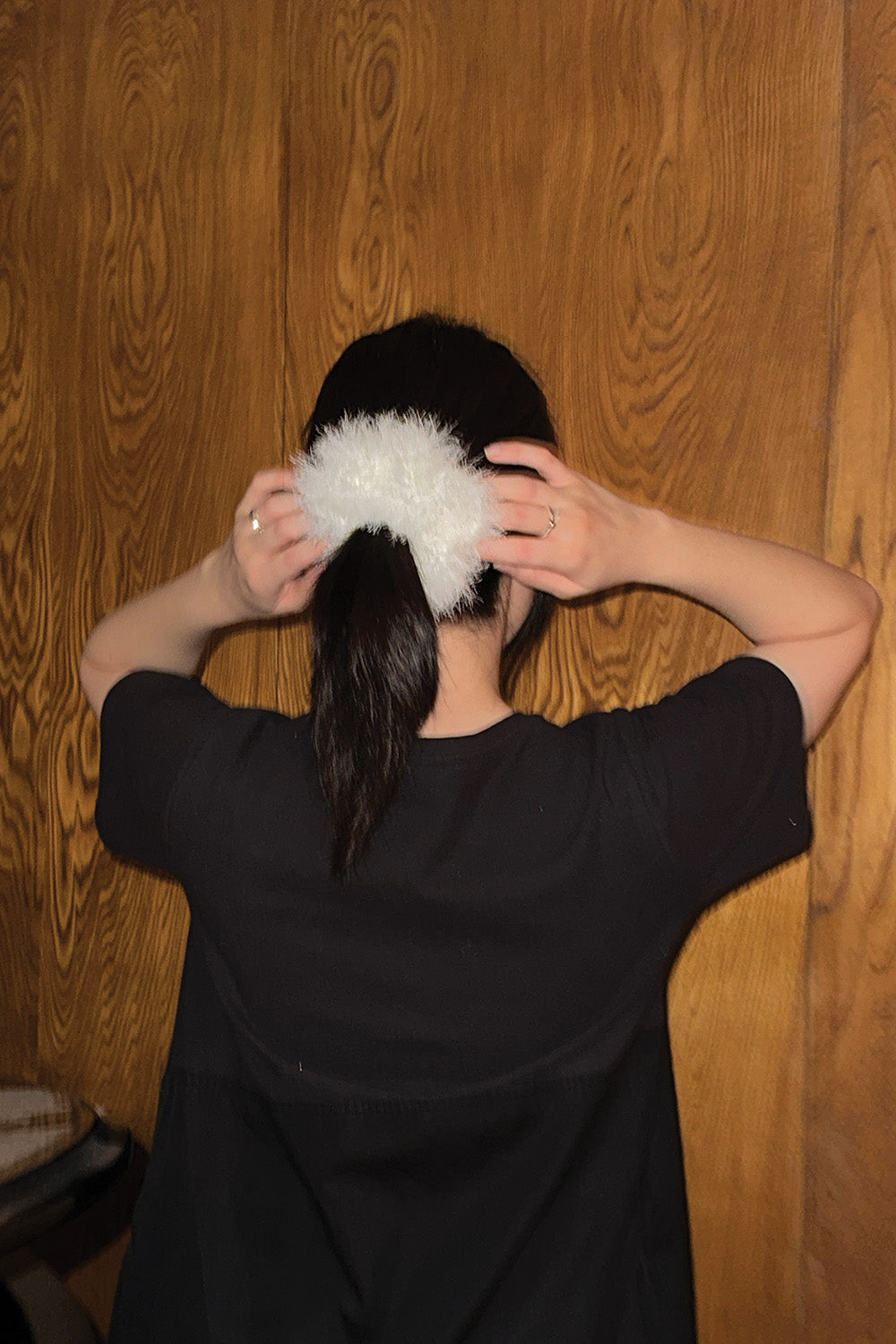 Fuzzy Scrunchie (Snow)